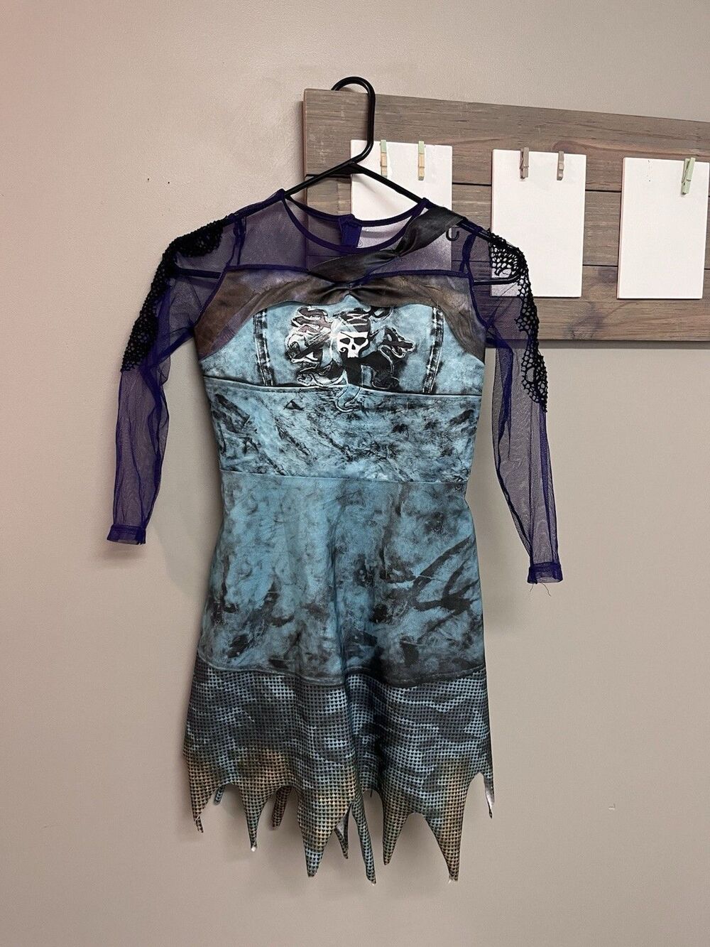 Disney Collection Costume Size 7-8 Uma Descendents 2 Girls